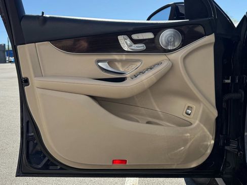 Used 2018 Mercedes-Benz GLC 300 4MATIC image 20