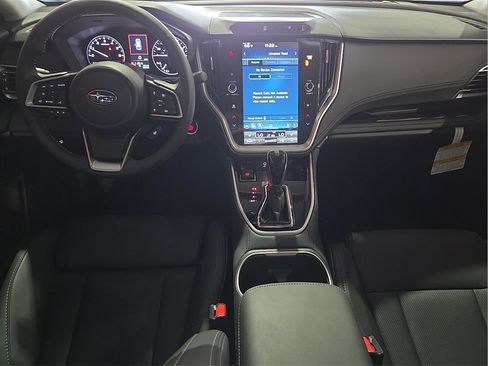 Used 2025 Subaru Outback Limited image 12