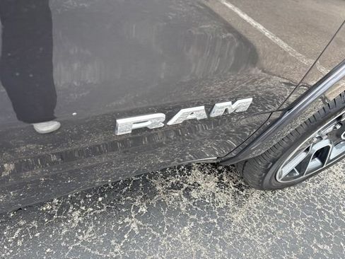 Used 2019 RAM 1500 Laramie AWD/4WD image 8