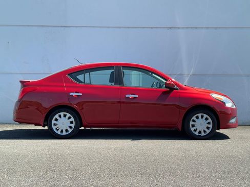 Used 2015 Nissan Versa SV FWD image 8