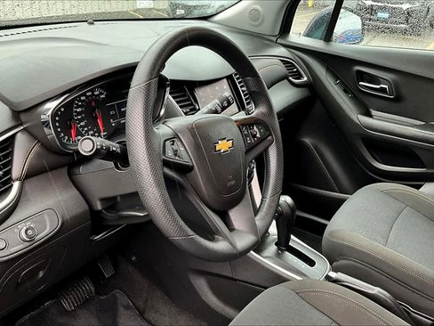 Used 2021 Chevrolet Trax LS w/ Tint and Cruise Package image 8