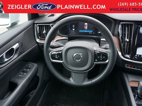 Used 2024 Volvo V60 B5 Cross Country Plus AWD/4WD image 15