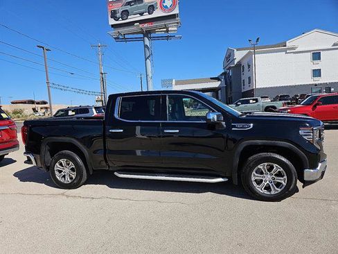 Used 2025 GMC Sierra 1500 SLT image 6