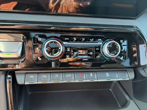 New 2026 GMC Sierra 1500 AT4 w/ AT4 Premium Package image 25