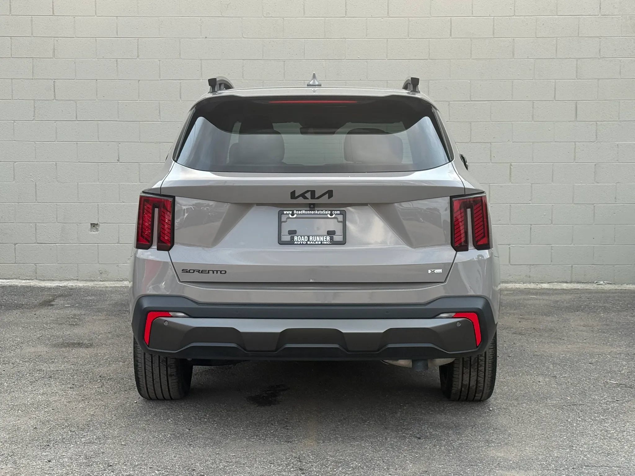 Used 2025 Kia Sorento SX AWD/4WD image 9