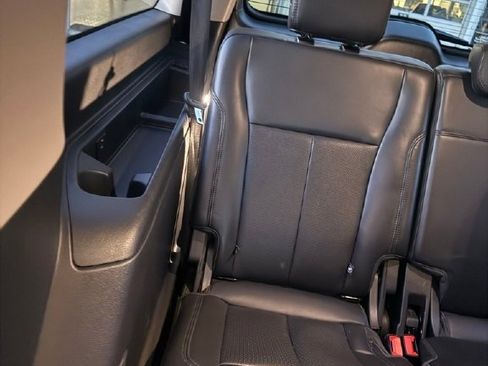 Used 2024 Ford Expedition Max XLT image 21