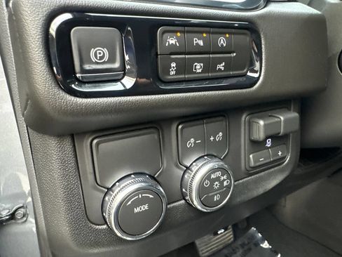 Used 2026 GMC Yukon Denali w/ Denali Reserve Package RWD image 62