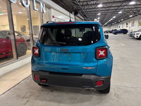 Used 2022 Jeep Renegade Trailhawk AWD/4WD image 3