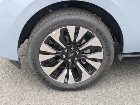 New 2025 Ford Expedition Max Platinum w/ Driver's Package image 11