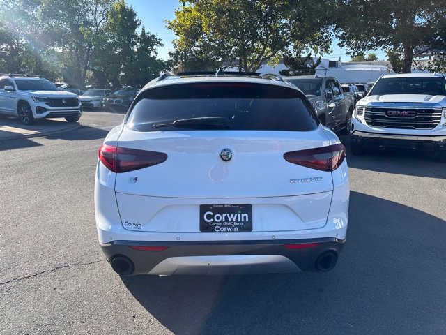 Used 2022 Alfa Romeo Stelvio Ti AWD/4WD image 7