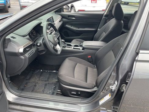Used 2024 Nissan Altima 2.5 SV FWD image 43