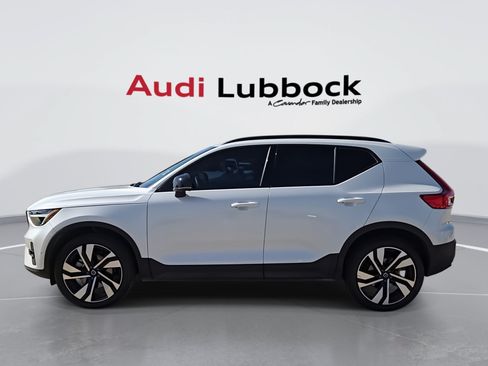 Used 2025 Volvo XC40 B5 Plus AWD/4WD image 5