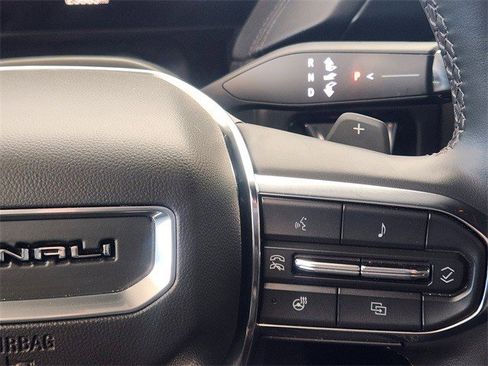 Certified 2025 GMC Yukon Denali image 21