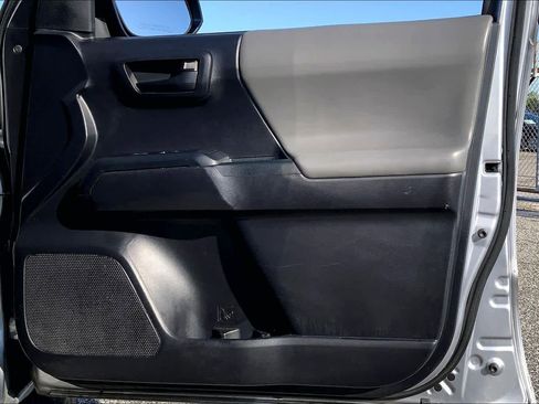 Used 2020 Toyota Tacoma SR w/ SR Convenience Package RWD image 22