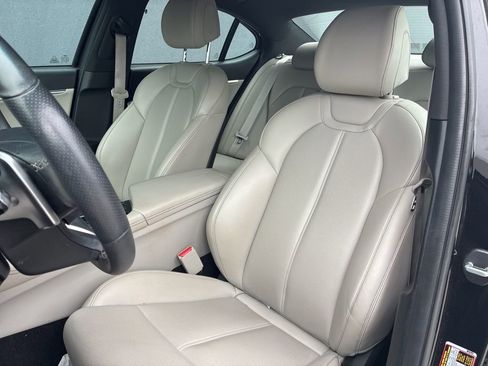 Used 2023 Genesis G70 2.0T RWD image 12