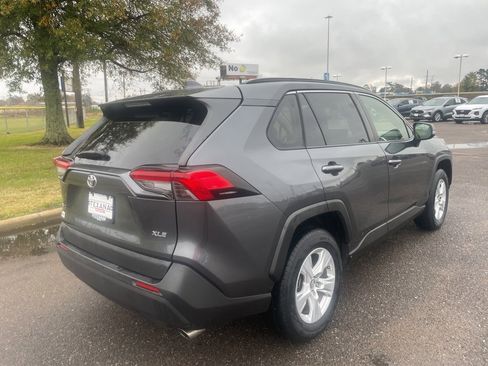 Used 2019 Toyota RAV4 XLE image 7