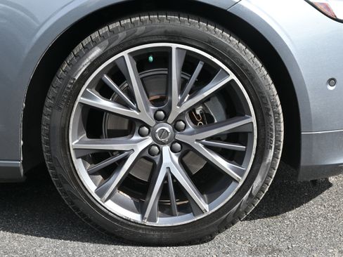 Used 2018 Volvo S90 T5 Momentum image 13