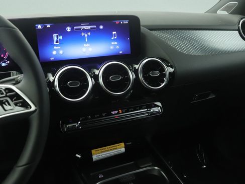 New 2026 Mercedes-Benz GLA 250 image 5