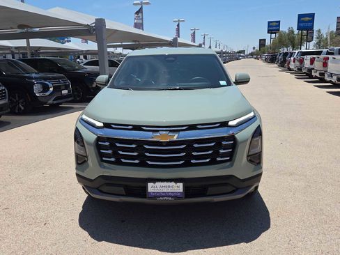 Used 2025 Chevrolet Equinox LT FWD image 3