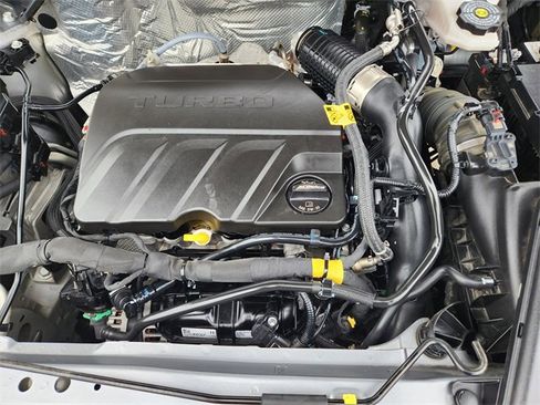 Certified 2024 Chevrolet Trax LT w/ Sunroof Package image 31