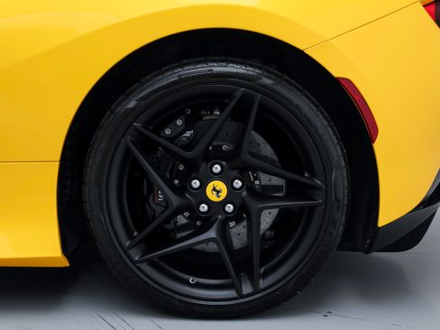 Certified 2022 Ferrari F8 Tributo RWD image 42
