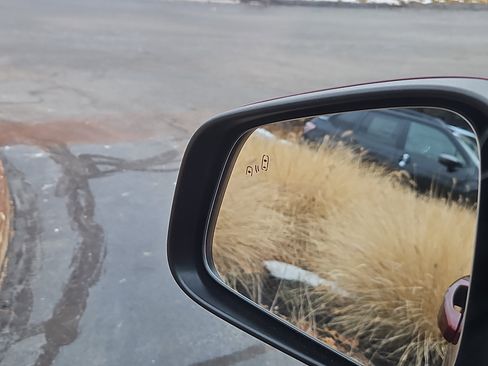 Used 2022 Chevrolet Trax LT w/ Driver Confidence Package image 12