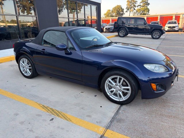 Used 2011 MAZDA MX-5 Miata Sport RWD image 18