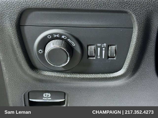 Used 2025 Jeep Grand Cherokee L Altitude RWD image 10