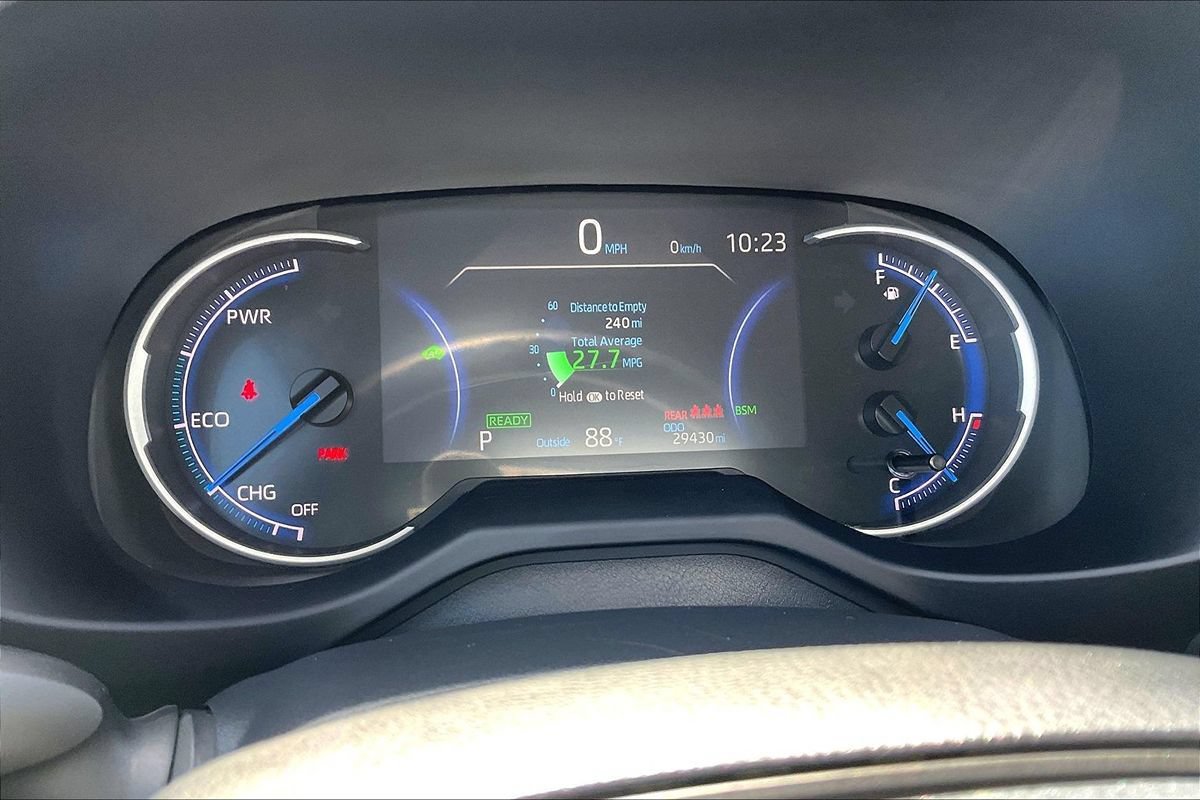 Used 2024 Toyota RAV4 LE AWD/4WD image 21