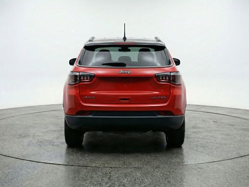 Used 2025 Jeep Compass Trailhawk AWD/4WD image 7