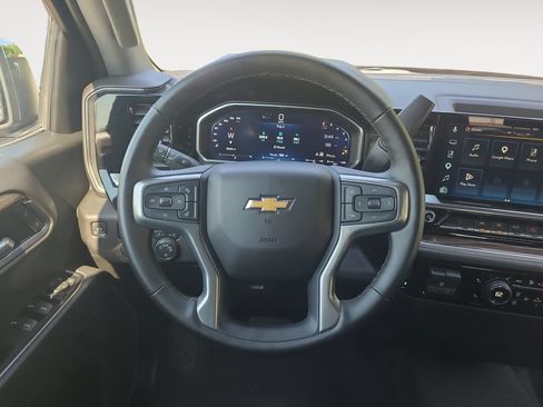Used 2026 Chevrolet Silverado 1500 LT AWD/4WD image 12