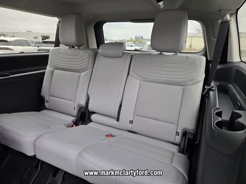 New 2026 Ford Expedition Max Platinum w/ Platinum Ultimate Package AWD/4WD image 9