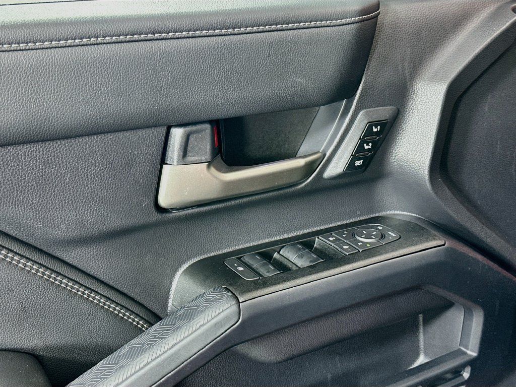 Used 2026 Toyota 4Runner Limited AWD/4WD image 18