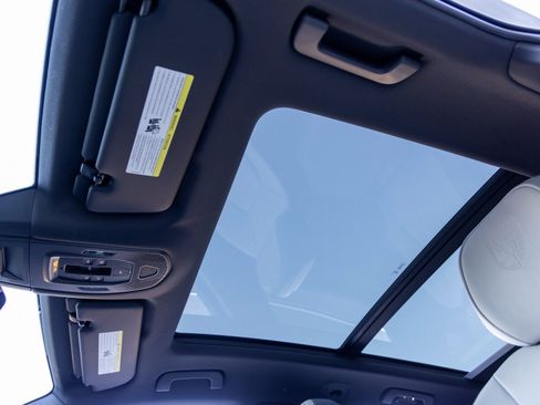 Certified 2025 Porsche Cayenne image 27