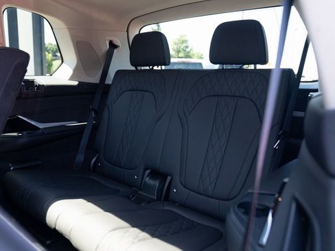 Used 2023 BMW X7 xDrive40i image 22