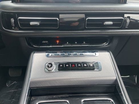 Used 2025 Lincoln Aviator AWD image 39