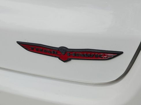 Used 2023 Jeep Compass Trailhawk image 9