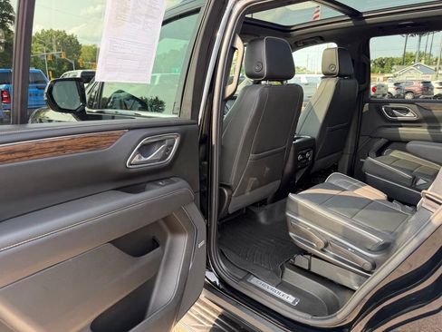 Used 2023 Chevrolet Tahoe Premier AWD/4WD image 15