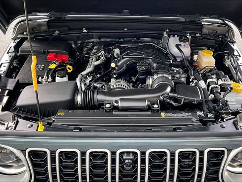 New 2026 Jeep Wrangler Unlimited Sahara AWD/4WD image 11