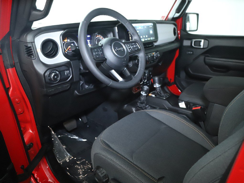 Used 2025 Jeep Wrangler Unlimited Sport AWD/4WD image 20