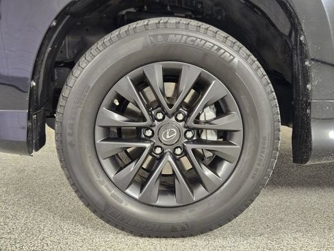Used 2023 Lexus GX 460 Premium w/ Premium Package AWD/4WD image 14
