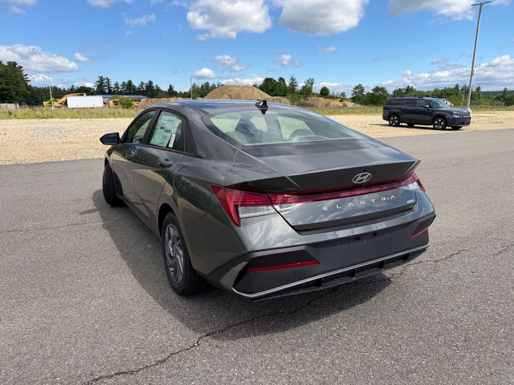 New 2026 Hyundai Elantra SEL w/ Cargo Package FWD image 21
