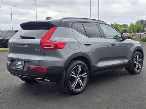 Used 2019 Volvo XC40 T5 R-Design AWD/4WD image 6