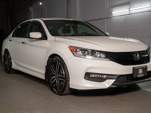 Used 2017 Honda Accord Sport Special Edition image 3