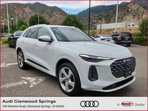 Used 2025 Audi Q5 Premium Plus w/ Premium Plus AWD/4WD image 1