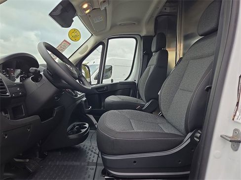 Used 2025 RAM ProMaster 3500 w/ Convenience Group image 17