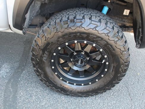 Used 2019 Toyota Tacoma TRD Off-Road AWD/4WD image 67
