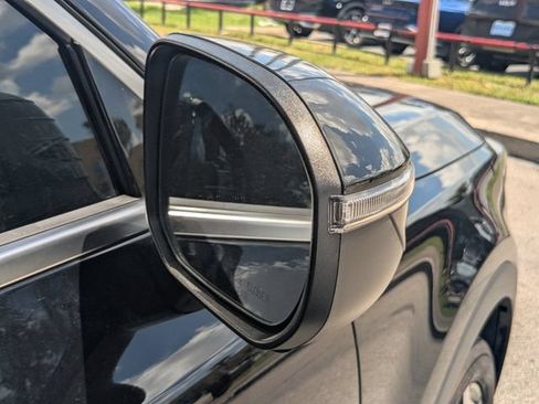Used 2024 Kia Telluride S w/ S Sunroof Package FWD image 8