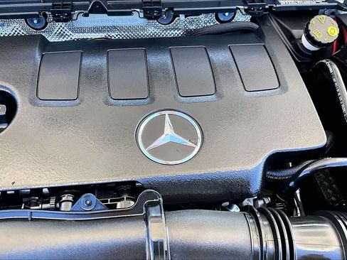 Used 2023 Mercedes-Benz GLB 250 image 31
