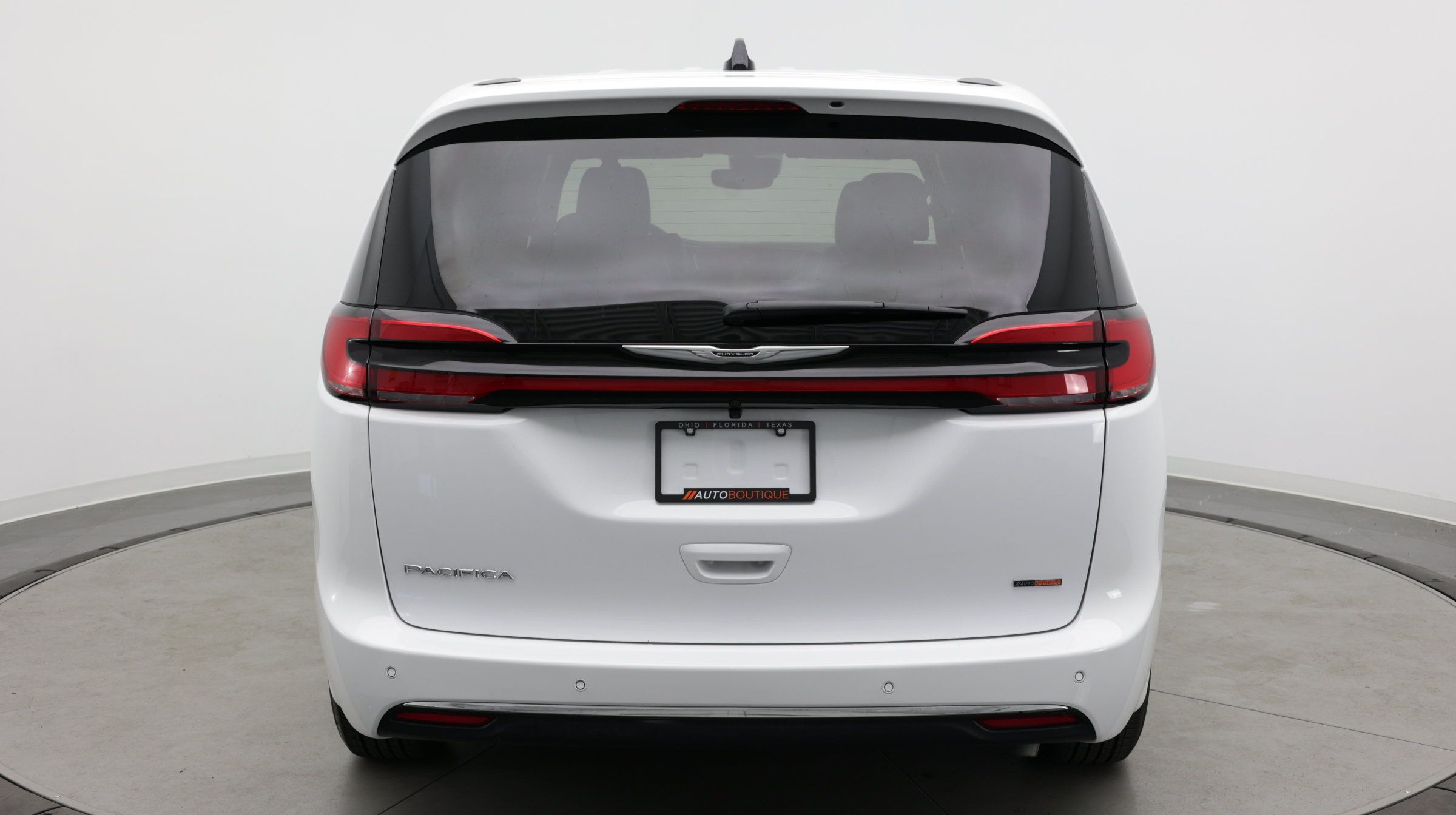 Used 2026 Chrysler Pacifica Select FWD image 6